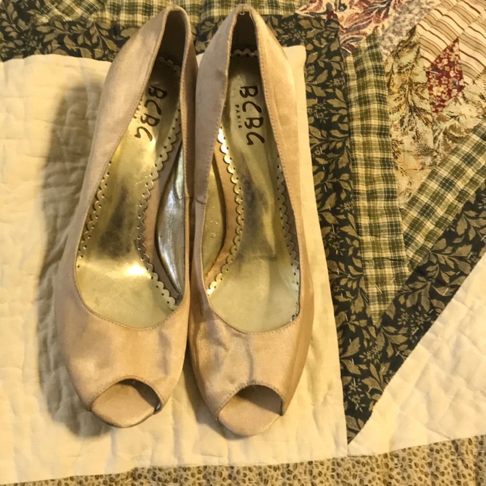 BCBG Gold Satin and Gold Heel Pumps